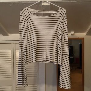 Hollister cute bell sleeve top